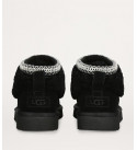 UGG Ultra Mini Lack Maxi Curly Boot Black